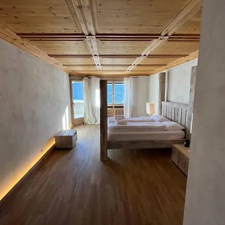3 Vista Apartment